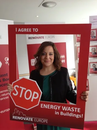 An MEP signs up to “STOP Energy Waste in Buildings” at the Days of Action